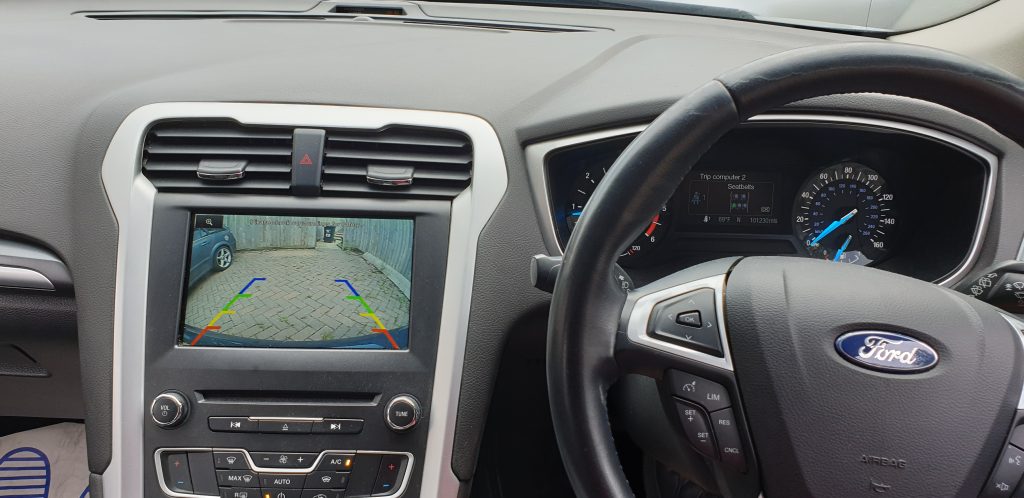 ford mondeo reverse camera