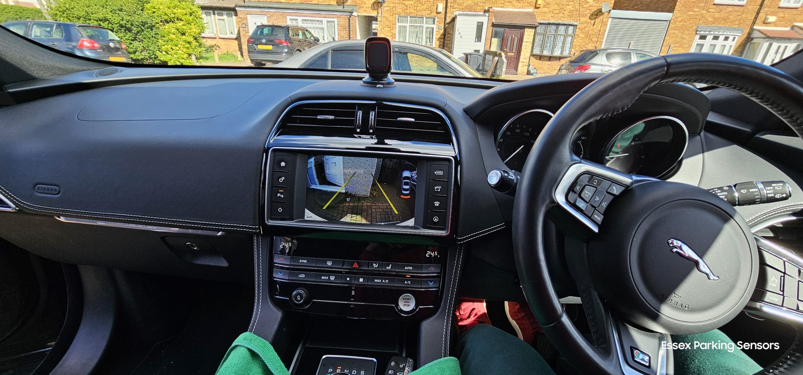 jaguar reverse camera